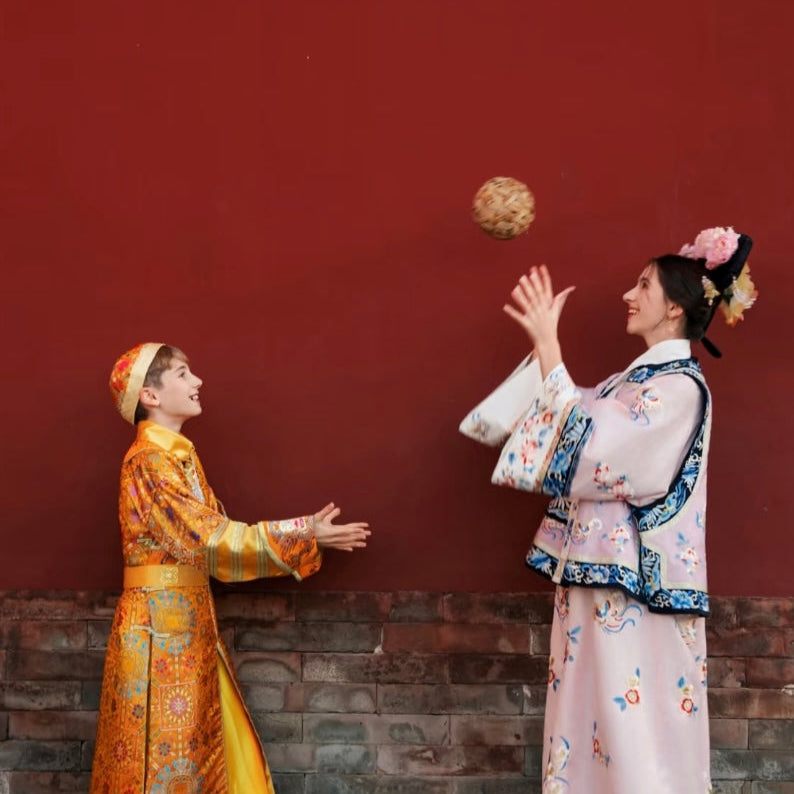 Hanfu in the Hutongs: A Photo Journey Through Time