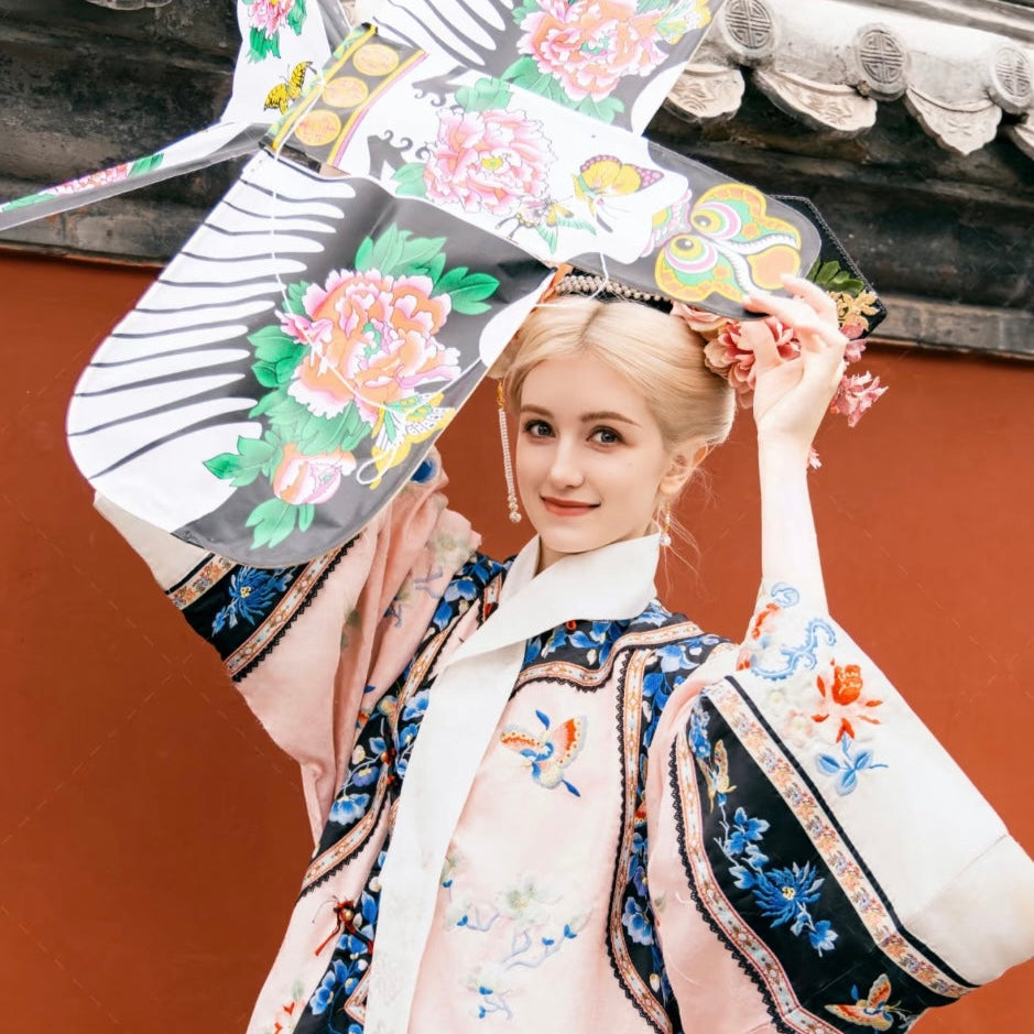 Hanfu in the Hutongs: A Photo Journey Through Time